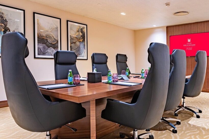 اتاق کلاب, Grand Millennium Al Wahda Hotel And Executive Apartments Abu Dhabi
