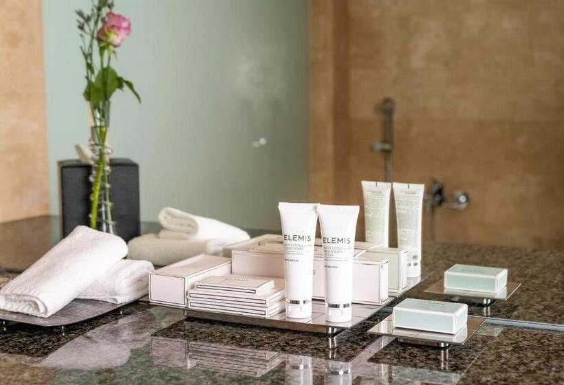 Номер Клуб, Grand Millennium Al Wahda Hotel And Executive Apartments Abu Dhabi