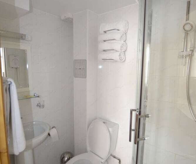 اتاق استاندارد, Britannia Inn