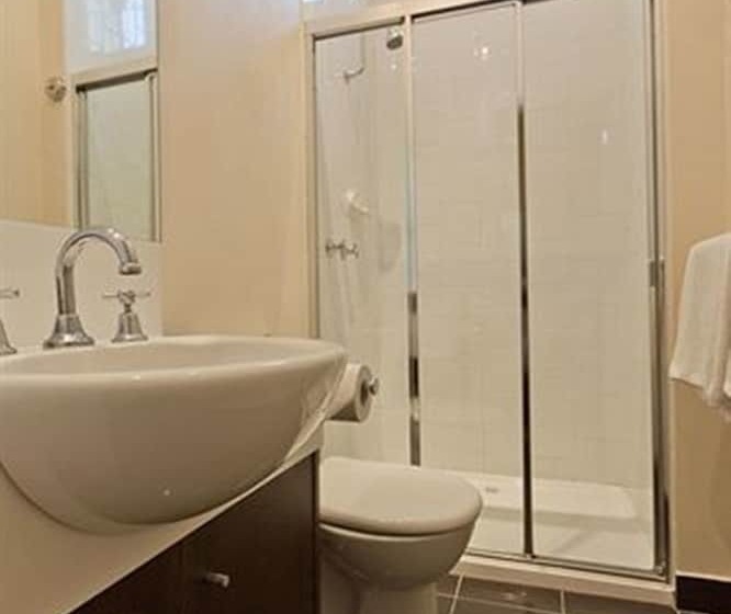 스탠다드 스튜디오, Sixty Two On Grey Serviced Apartments