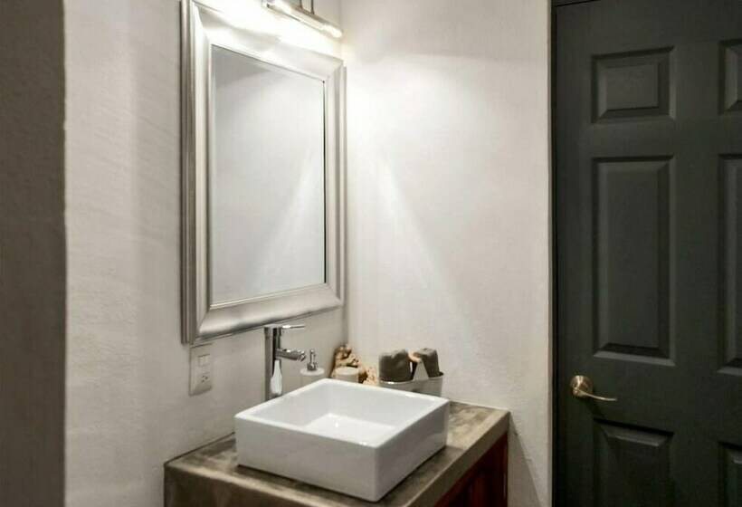 Suite Executive, Casa Nayar