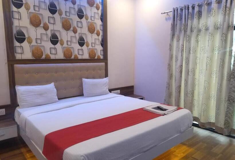 Номер Deluxe, Rest Inn Pune