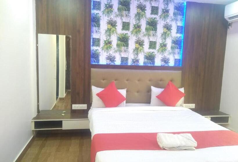 Номер Deluxe, Rest Inn Pune
