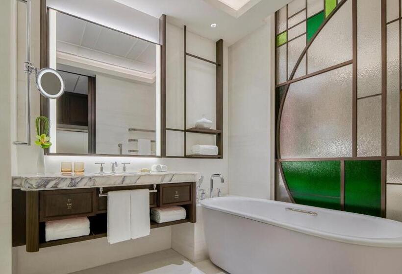 اتاق لوکس با تخت بزرگ, Shangrila Qiantan, Shanghai