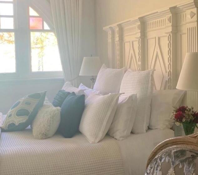 디럭스 스위트 킹 침대, Howlong Old Post Office Luxury Suite