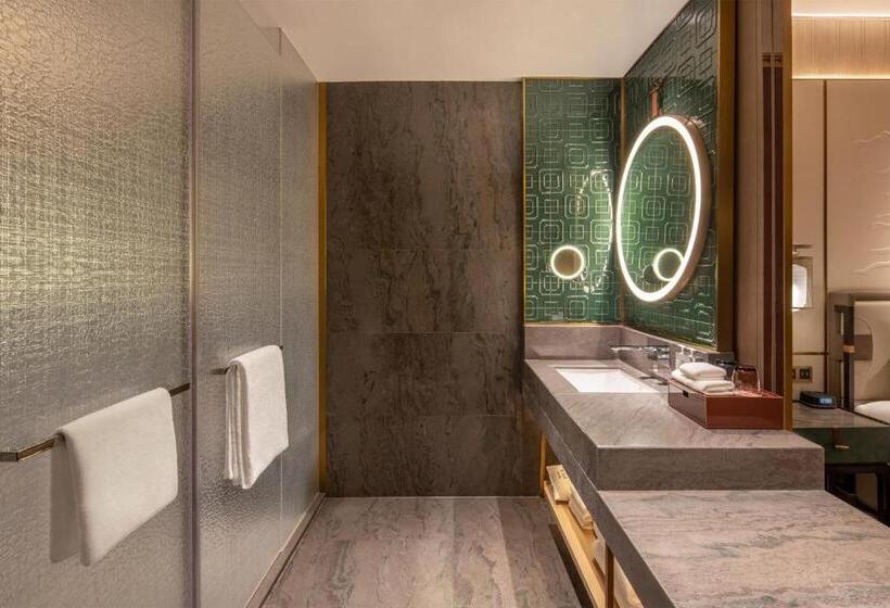 Номер Премиум Вид на Город, Hualuxe Hotels And Resorts Qingdao Licang, An Ihg