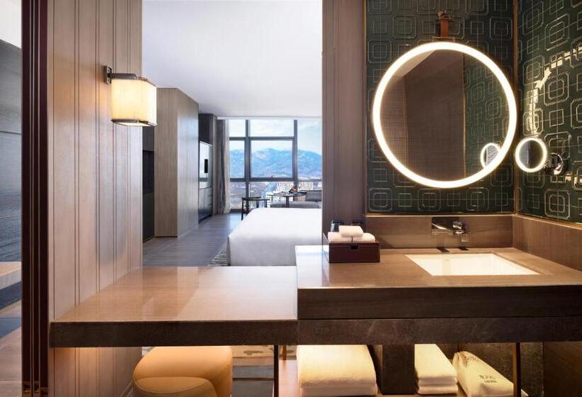 Номер Премиум, Hualuxe Hotels And Resorts Qingdao Licang, An Ihg