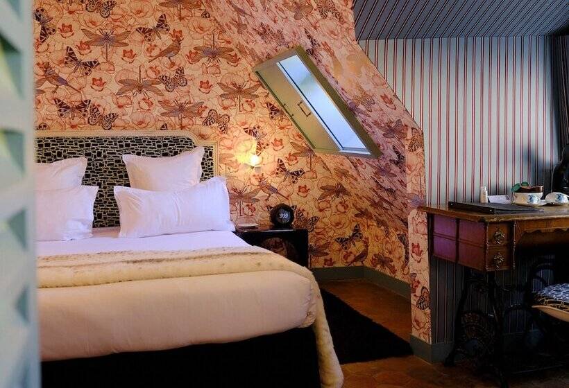 Номер Комфорт, Hôtel Du Petit Moulin, Haute Couture Hotel By Lacroix