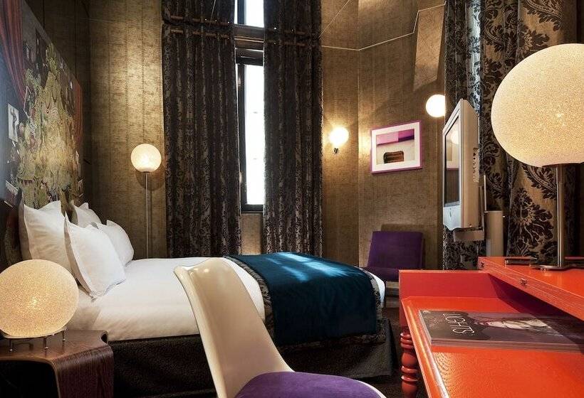 Номер Superior, Hôtel Du Petit Moulin, Haute Couture Hotel By Lacroix
