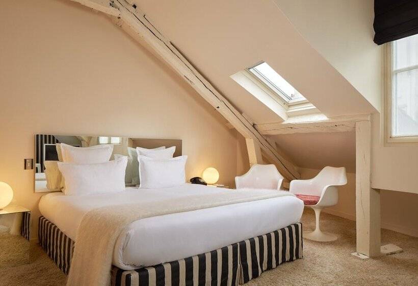 Номер Deluxe, Hôtel Du Petit Moulin, Haute Couture Hotel By Lacroix