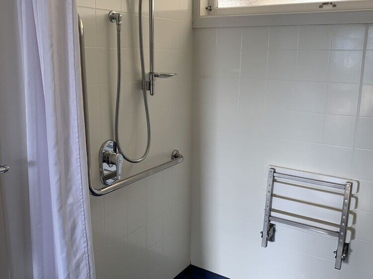 إستوديو قياسى, Manapouri Lakeview Motor Inn