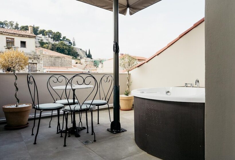 سوئیت با تخت بزرگ, Espero Royal Stay
