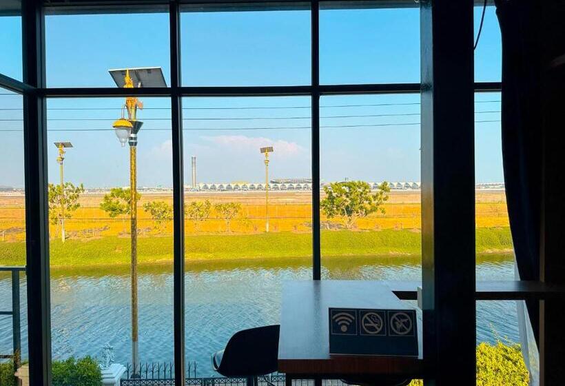 Люкс Deluxe Кровать Кинг, Skyline Resort