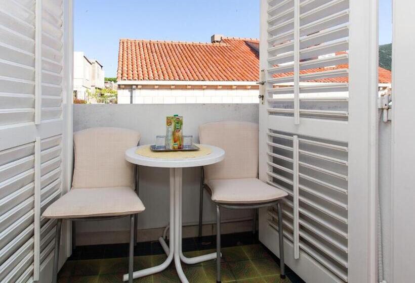 Standard room with outdoor bath, Guest House Ljubica