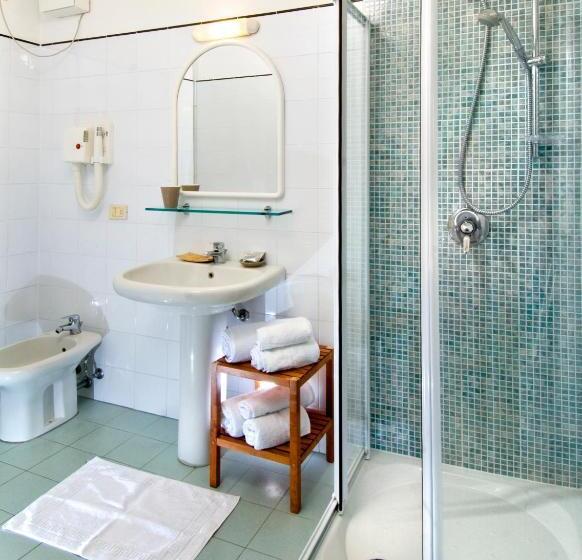 اتاق استاندارد چهار تخته, Locanda Rosy