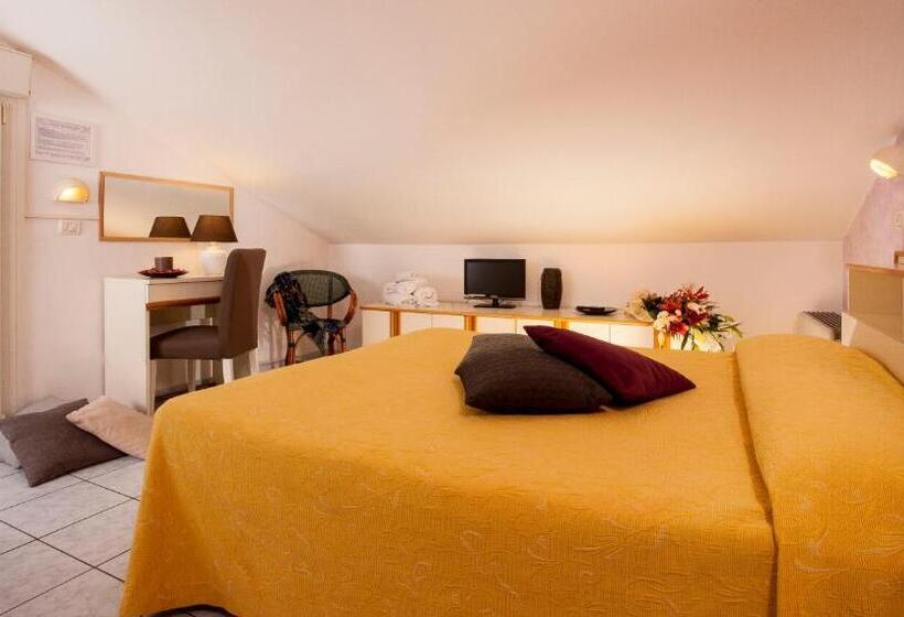اتاق پنت هاوس, Locanda Rosy