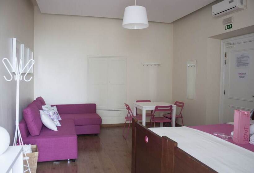 اتاق استاندارد با چشم‌انداز باغ, Lisb'on Hostel