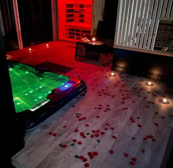 سوییت لوکس, La Suite Grenoble Spa Jacuzzi Et Sauna Privatif
