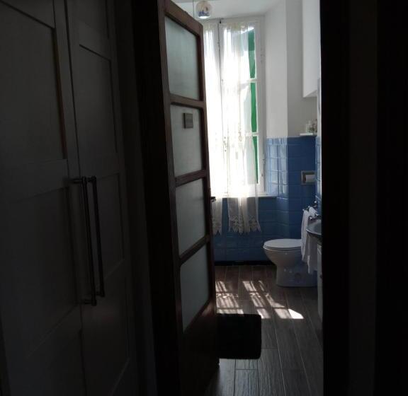 Стандартный внешний трехместный номер с ванной комнатой, Notte Rosa Suites & Relax