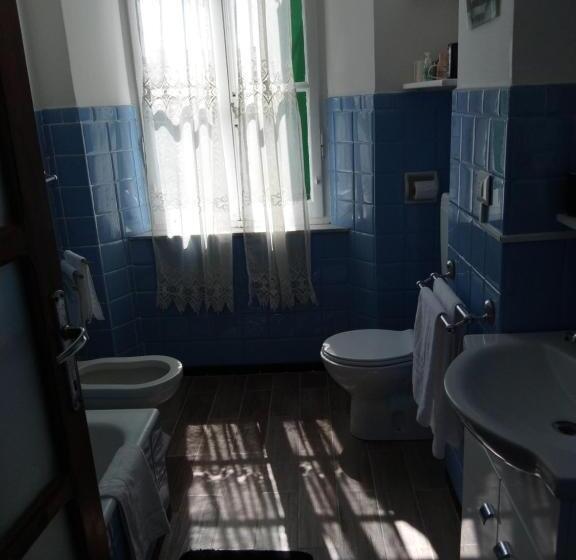 Стандартный внешний трехместный номер с ванной комнатой, Notte Rosa Suites & Relax