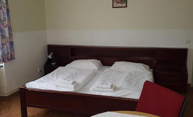 经济房, The Z Accommodation
