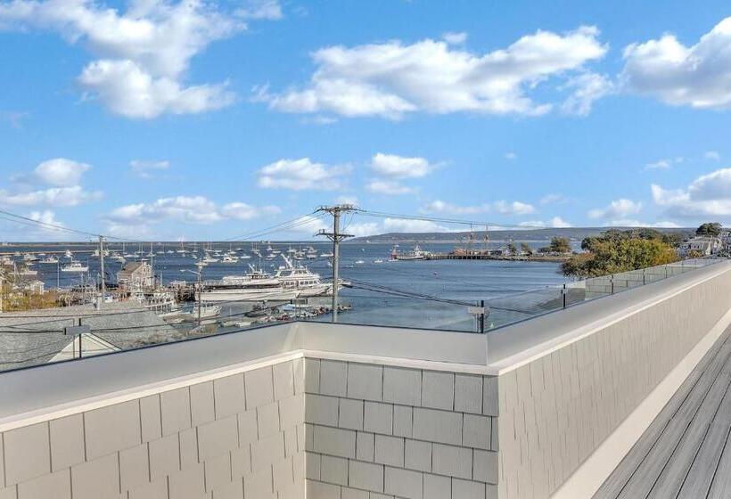 Люкс Superior Вид на Море, Harbourtown Suites On Plymouth Harbor