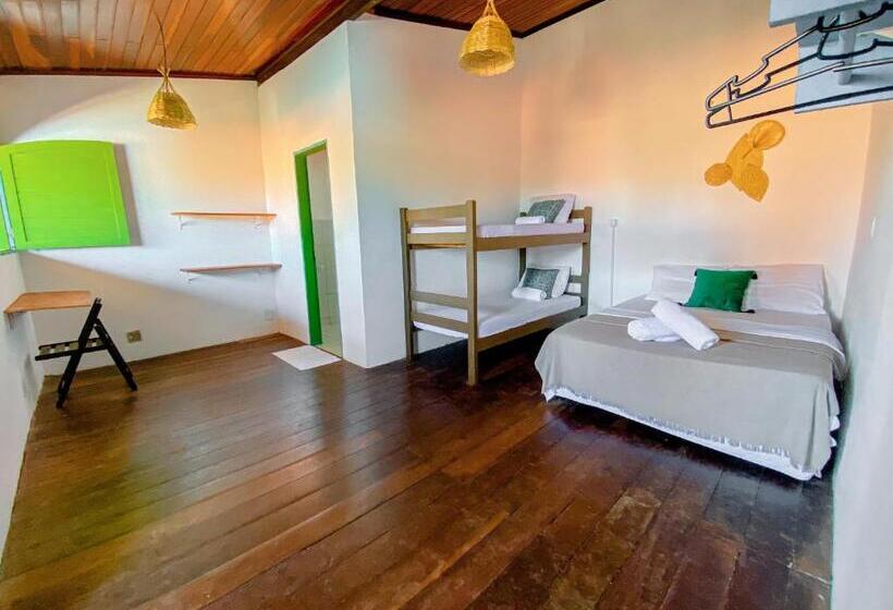 جناح مزود بتراس, Padang Hostel