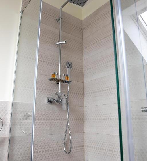 1 Bedroom Penthouse Apartment, City Rooms