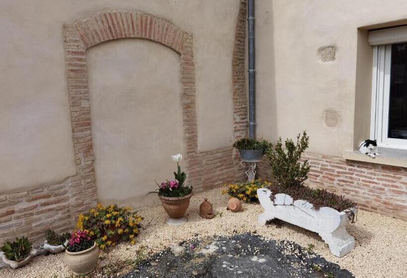 Номер Стандарт, Les Hauts De Grazac, Chambres Et Tables D Hôtes