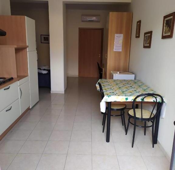 استودیوی استاندارد, Agathae Hotel & Residence