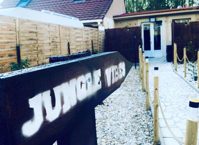 Номер Стандарт Трехместный, Jungle Vibes   Jacuzzi   Sauna