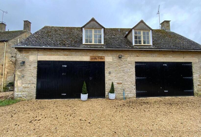Дом 2 Спальни, Stable Lodge At Bledington Mill