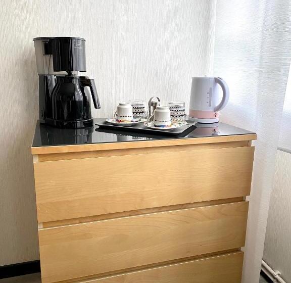 Номер Deluxe, Zur Auguststadt