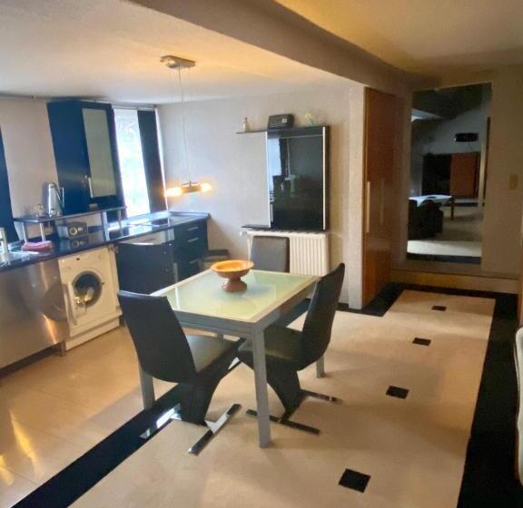 Family Suite, Zur Auguststadt