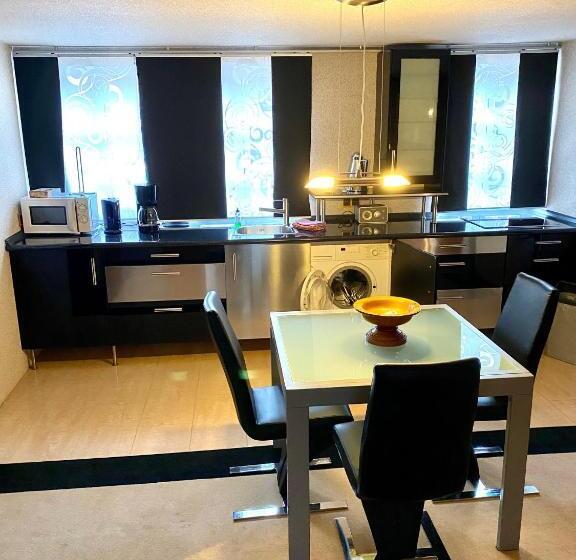 Family Suite, Zur Auguststadt