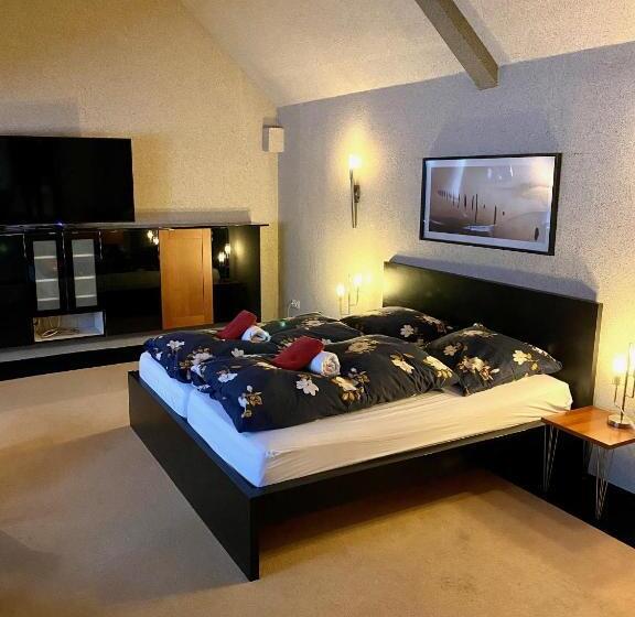 Family Suite, Zur Auguststadt