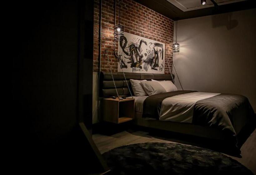 Четырехместный Номер Стандарт, La Suite Hébergements
