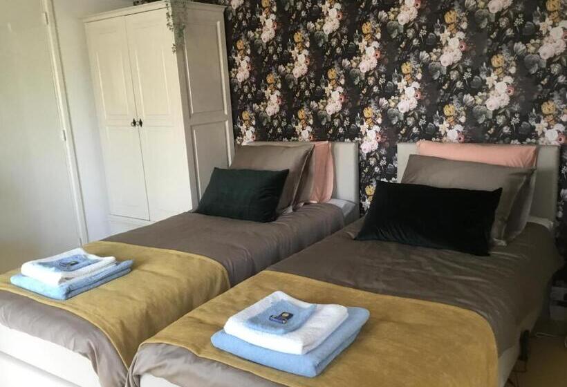 Номер Стандарт, B & B Rosamie