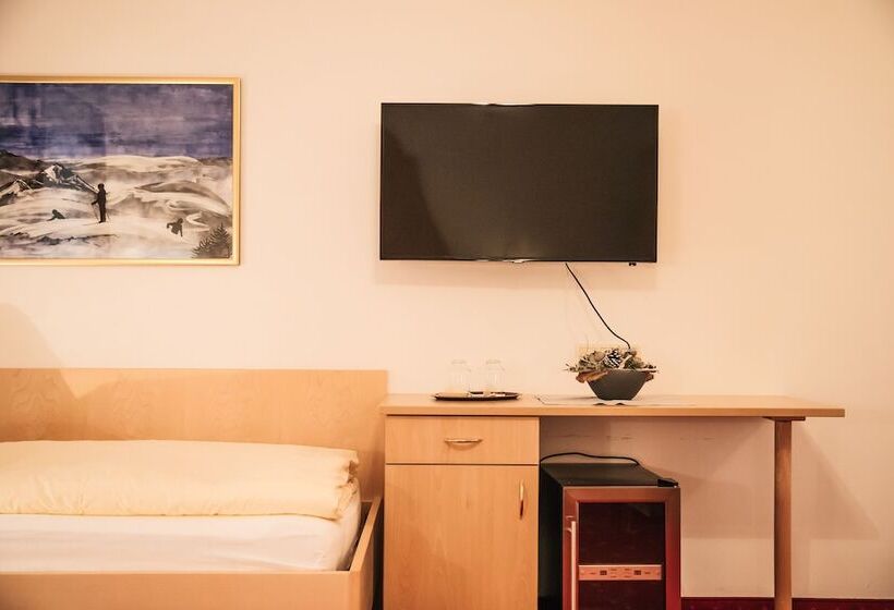 Трехместный Номер Комфорт, Arlen Lodge