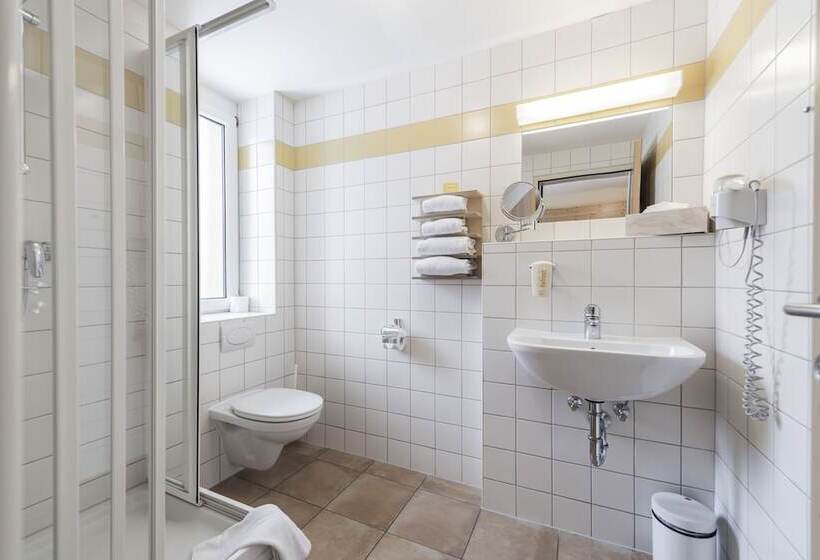 Номер Стандарт Трехместный, Jufa Hotel Bad Aussee