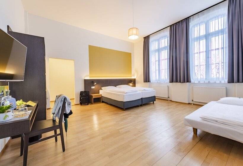 标准三人间, Jufa Hotel Bregenz