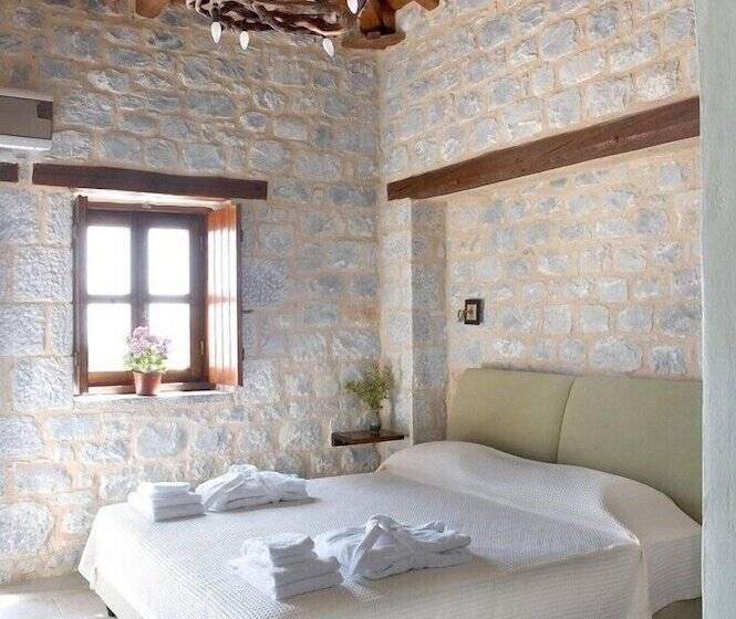 Комфортабельный номер с боковым видом на море, Petra & Fos Boutique Hotel & Spa