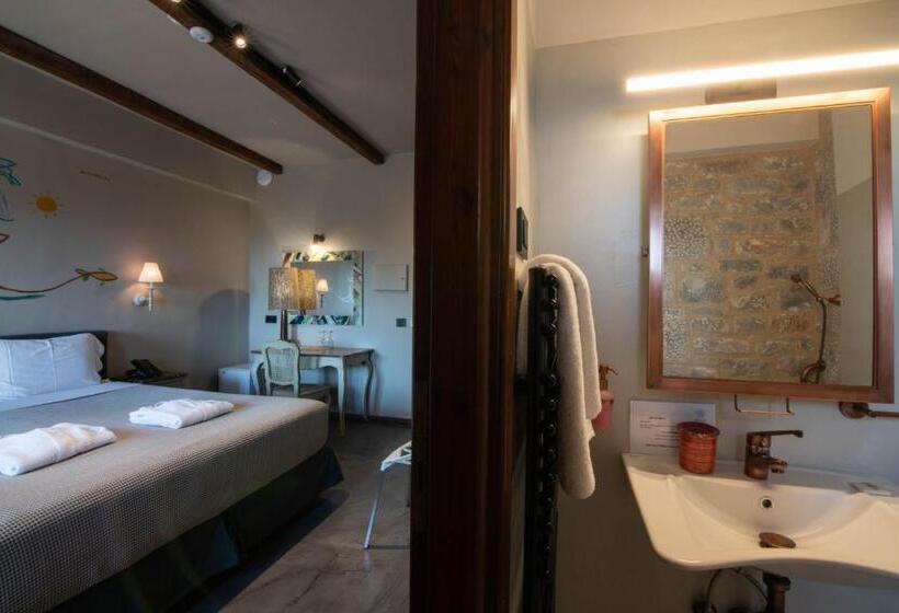 Комфортабельный номер с боковым видом на море, Petra & Fos Boutique Hotel & Spa