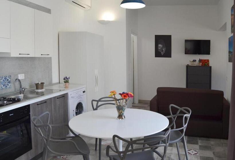 带1个卧室的带阳台的公寓, Quattroquarti Stradivari Home
