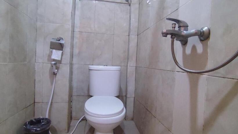 Номер Deluxe, Votel Hotel De Pratnya Kediri