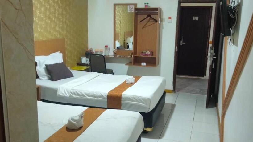 Номер Deluxe, Votel Hotel De Pratnya Kediri