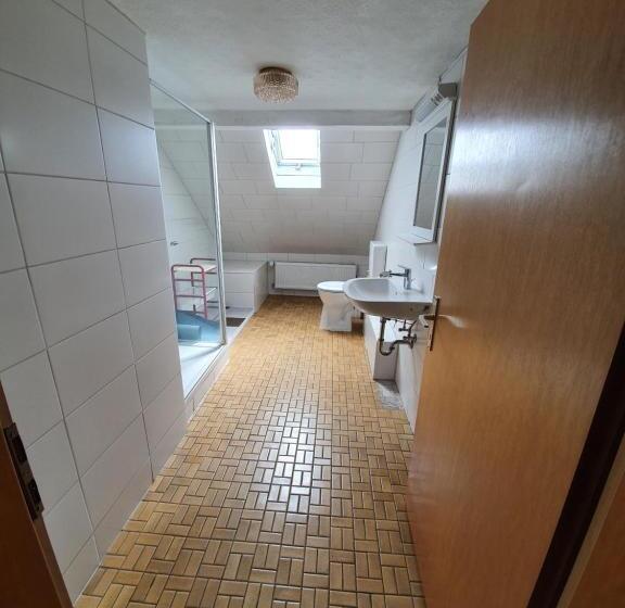 Апартаменты 3 Спальни, Gästehaus Weißes Lamm   Monteurzimmer