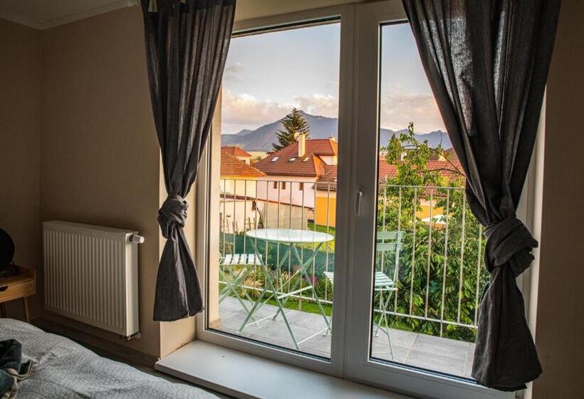 Трехместный Номер Стандарт с Балконом, K House