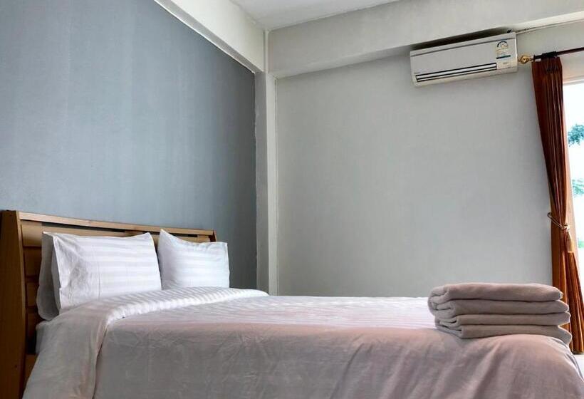 Номер Стандарт, Uh Hostel
