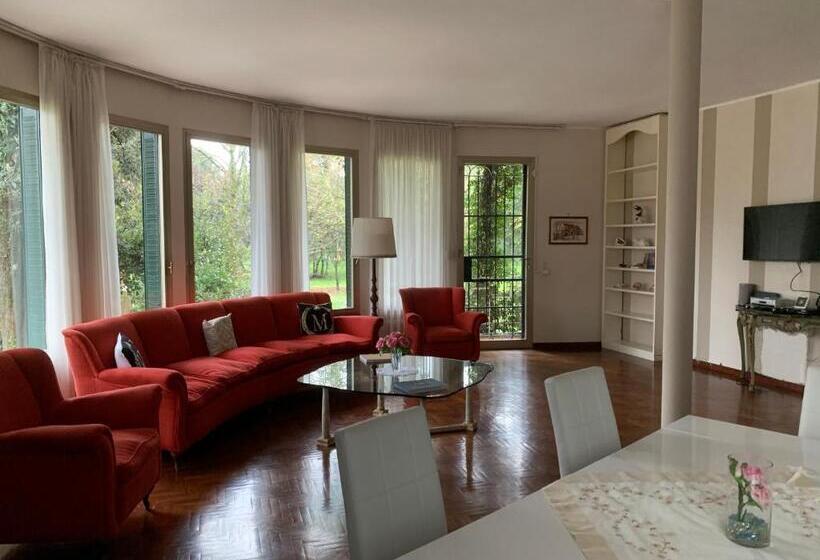 اتاق استاندارد سه نفره, Villa Mase